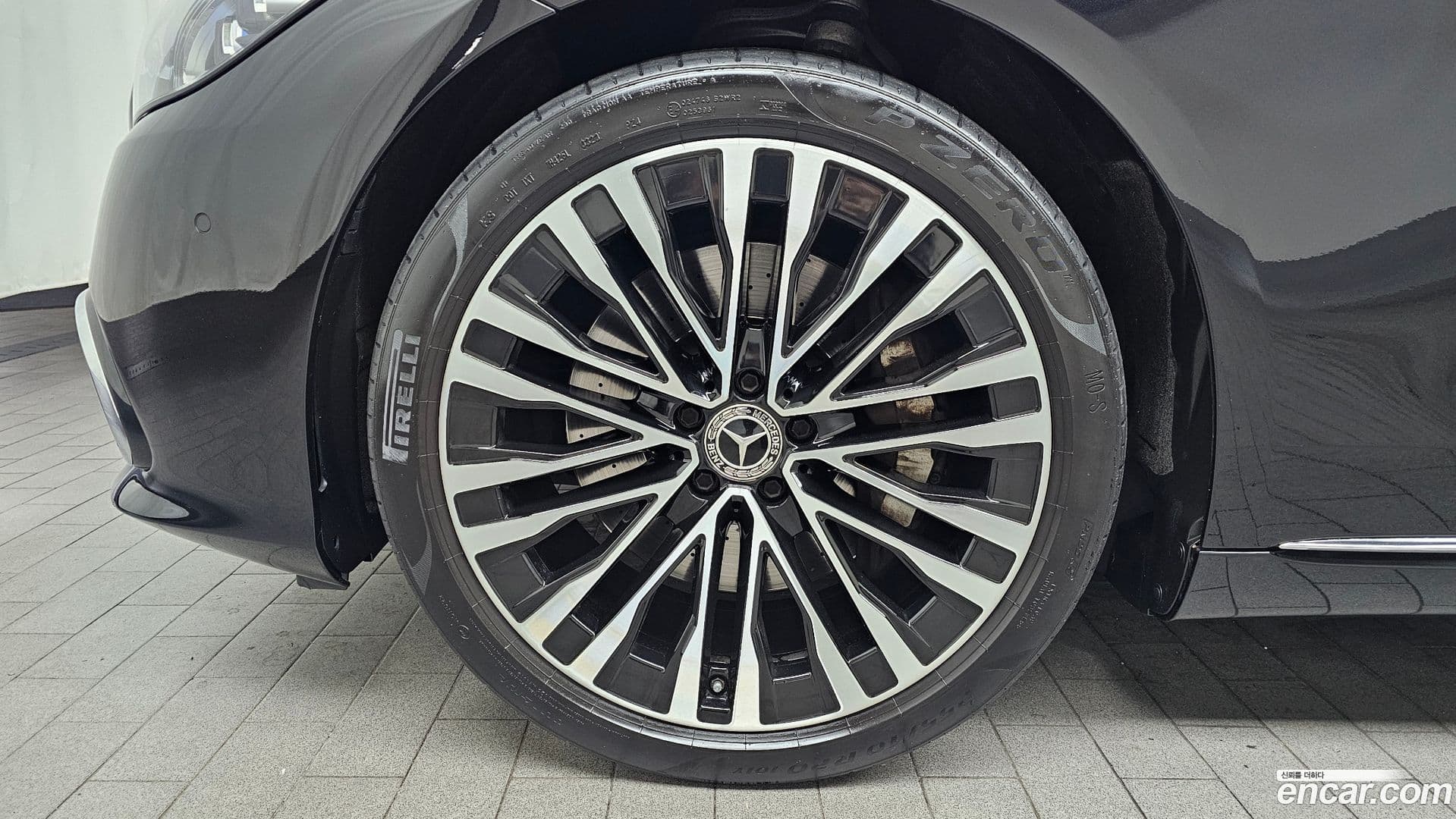 Main__Slider__Photo:S-Class Mercedes-Benz 2023.6-4