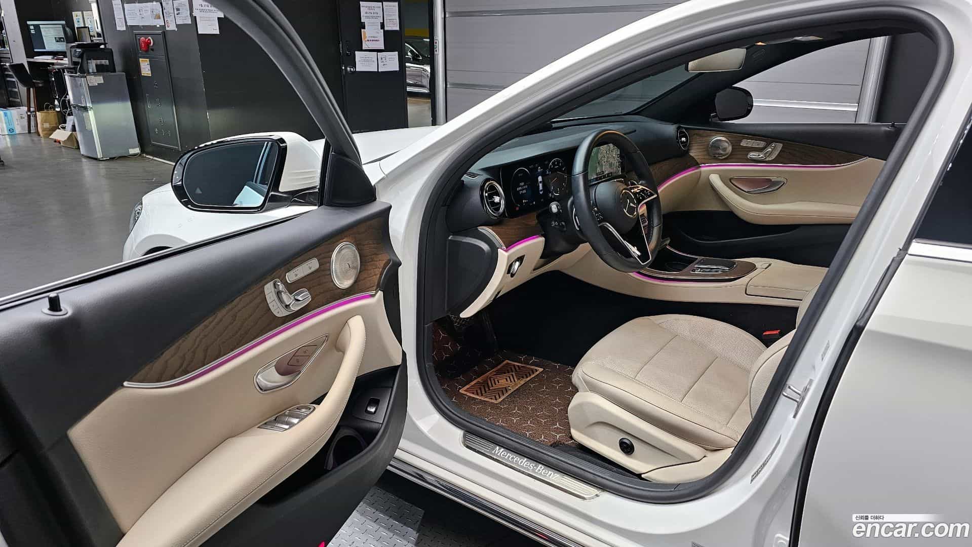 E-Class Mercedes-Benz 2023.9-INNER-010