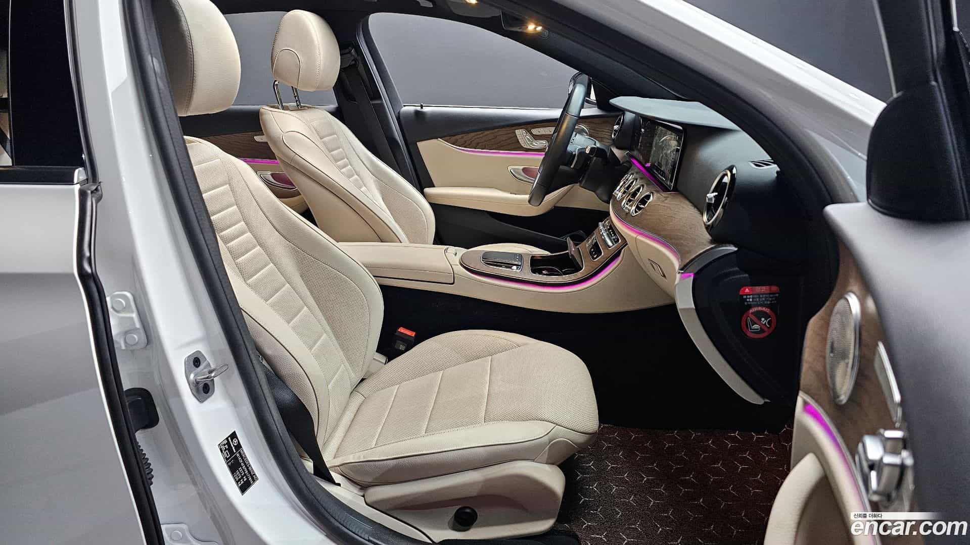 E-Class Mercedes-Benz 2023.9-OPTION-015