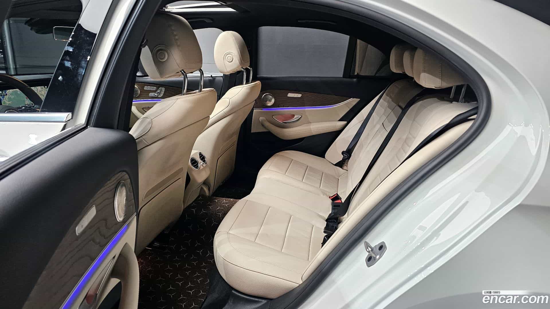 E-Class Mercedes-Benz 2023.9-OPTION-017