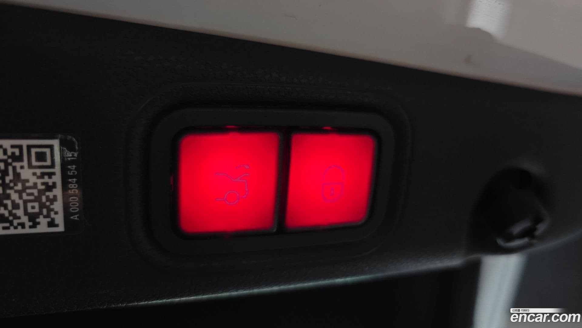 Main__Slider__Photo:E-Class Mercedes-Benz 2023.9-19