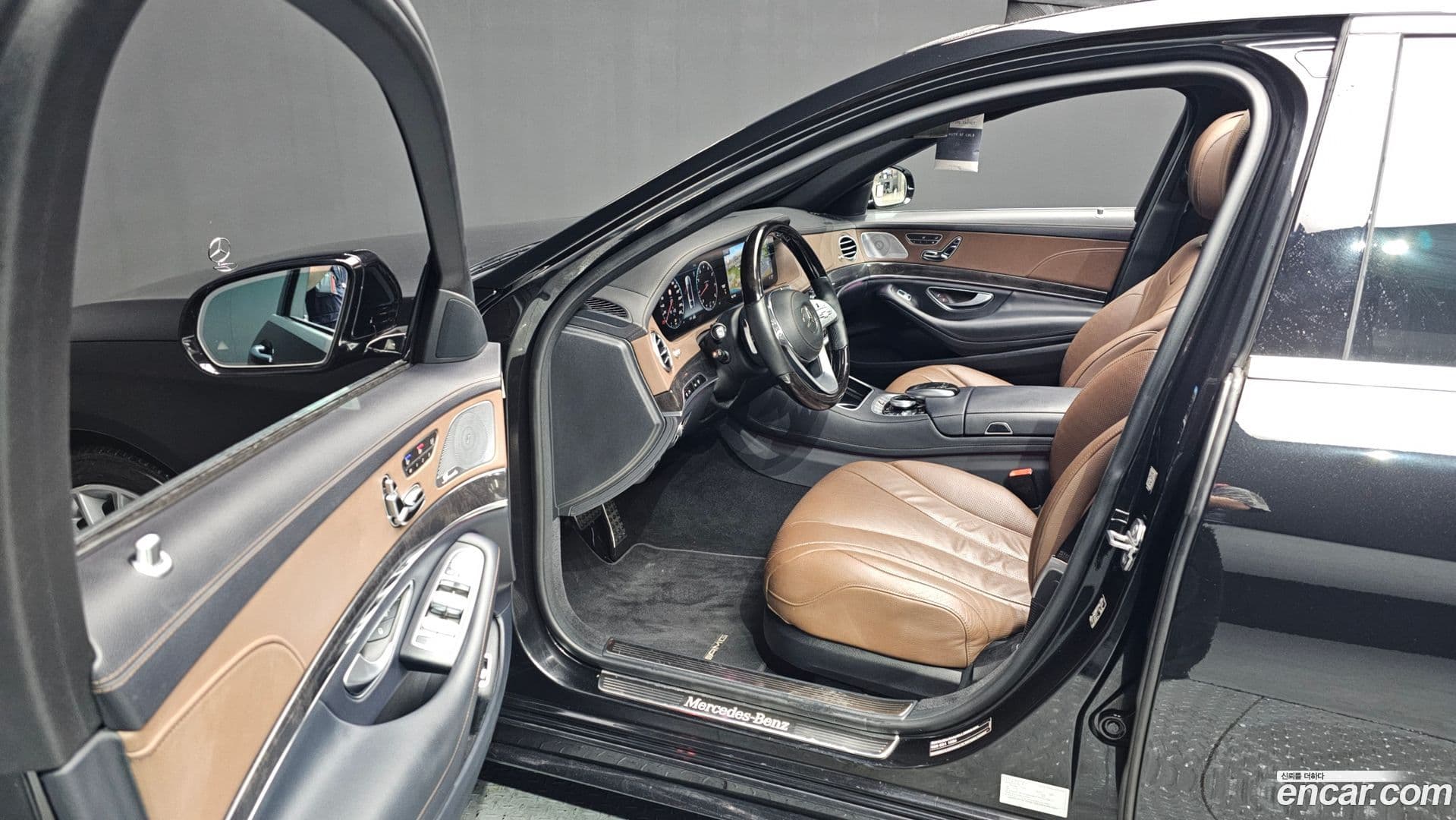 Main__Slider__Photo:S-Class Mercedes-Benz 2020.4-9