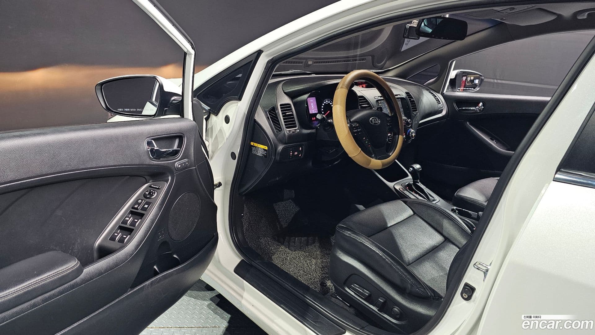 Main__Slider__Photo:K3 Kia 2014.7-11