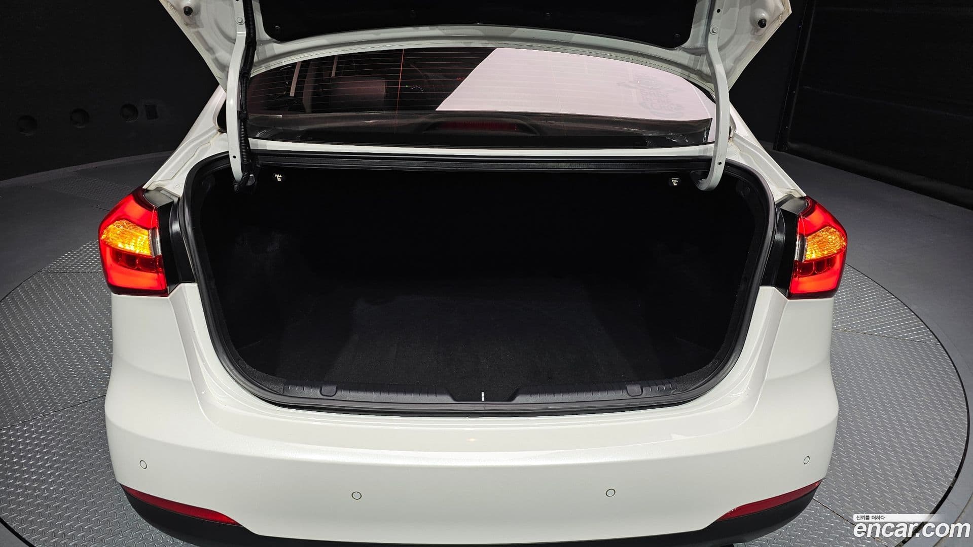 Main__Slider__Photo:K3 Kia 2014.7-19