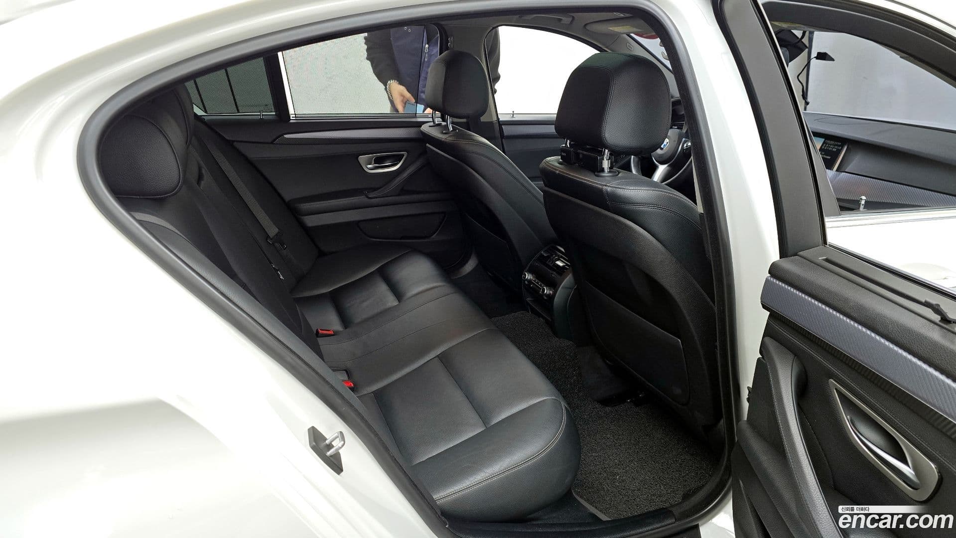 Main__Slider__Photo:5-Series BMW 2015.1-11