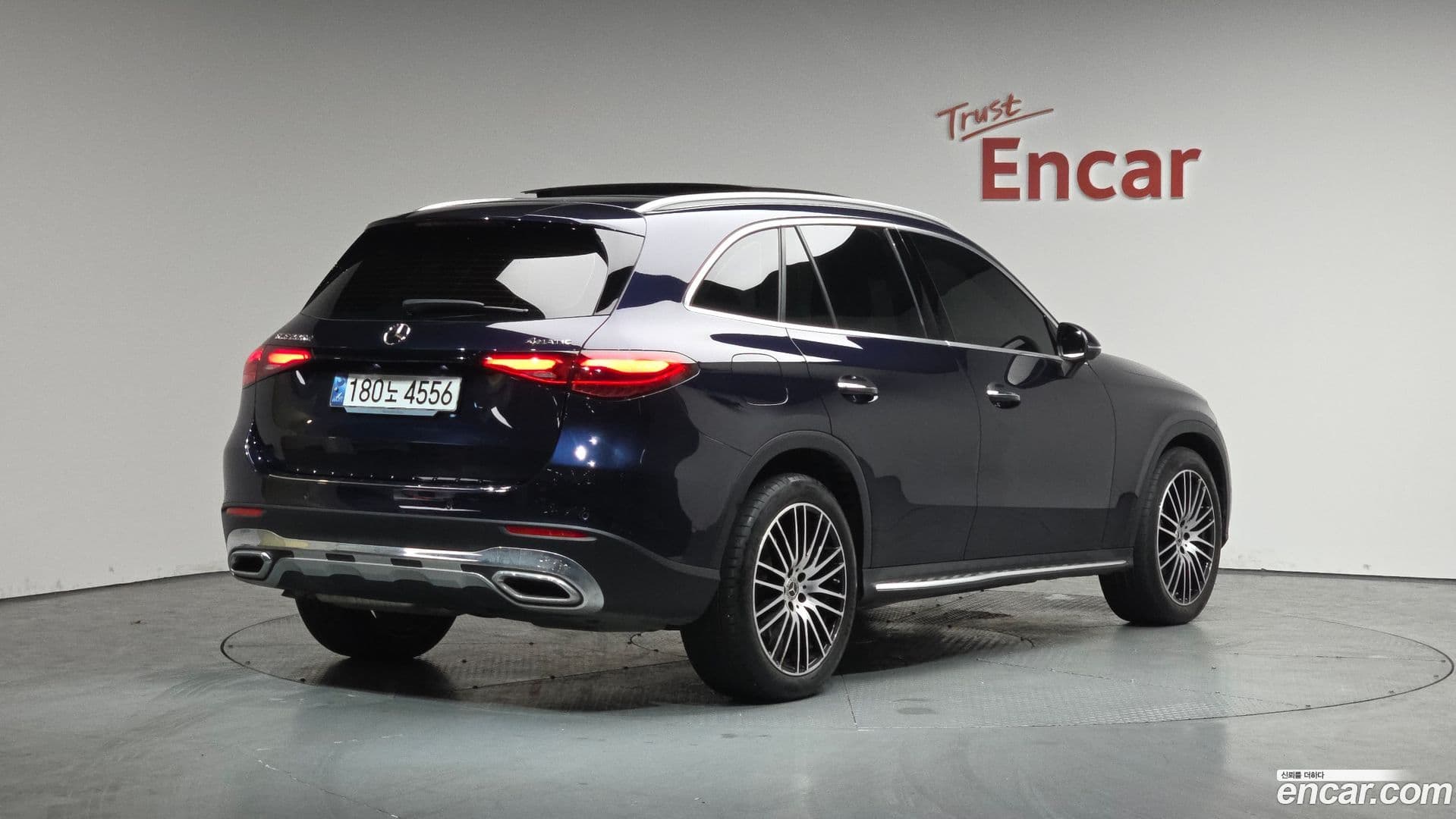 Main__Slider__Photo:GLC-Class Mercedes-Benz 2024.4-1