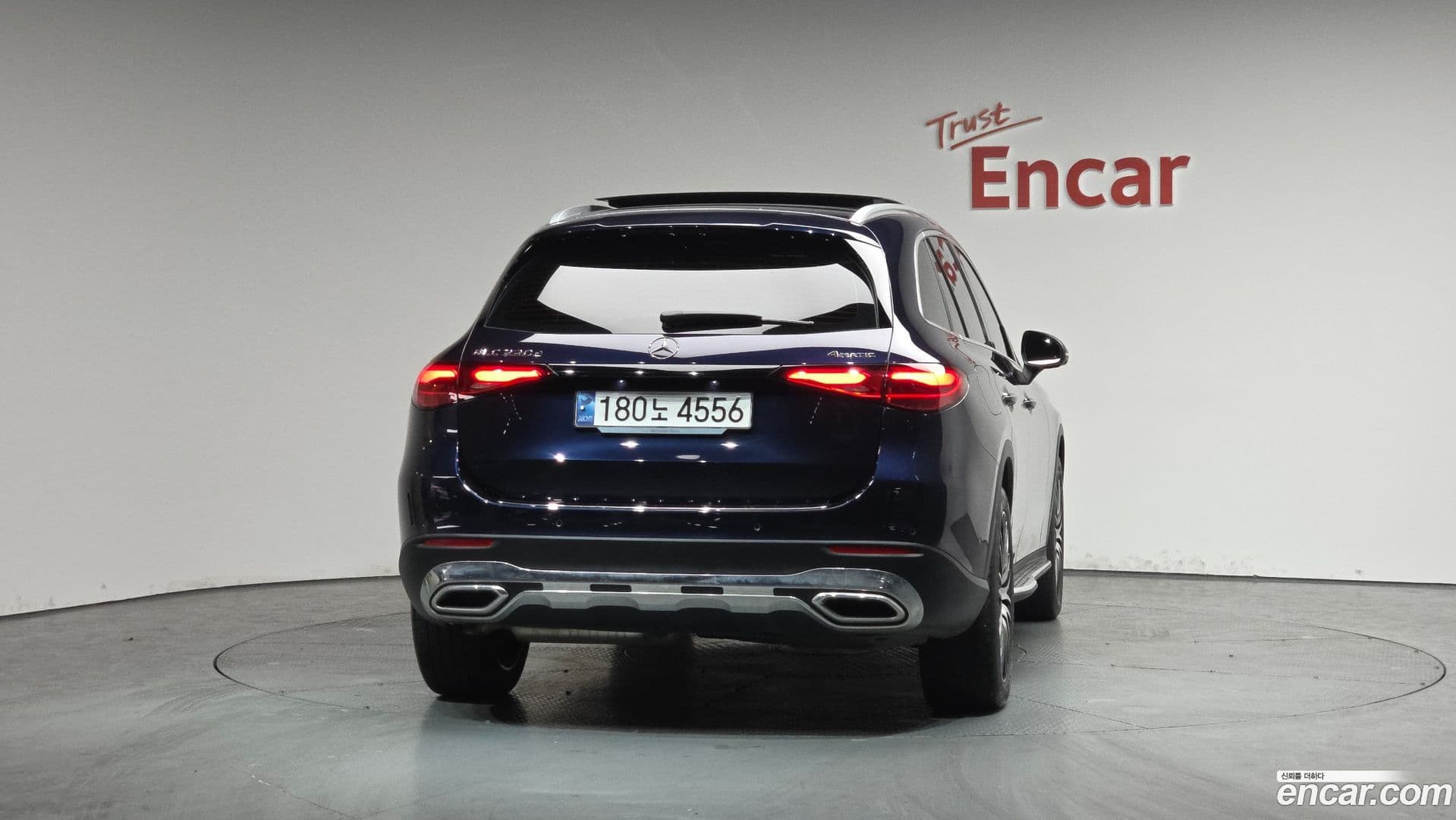 Main__Slider__Photo:GLC-Class Mercedes-Benz 2024.4-3