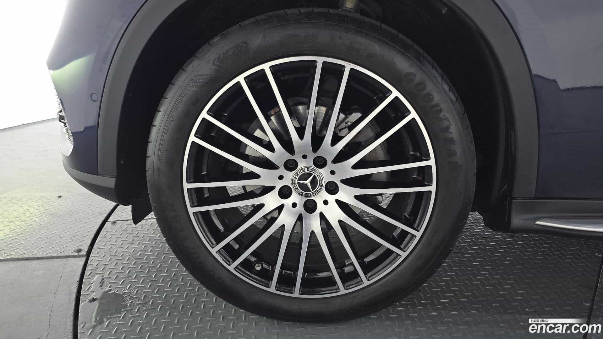 GLC-Class Mercedes-Benz 2024.4-OUTER-005