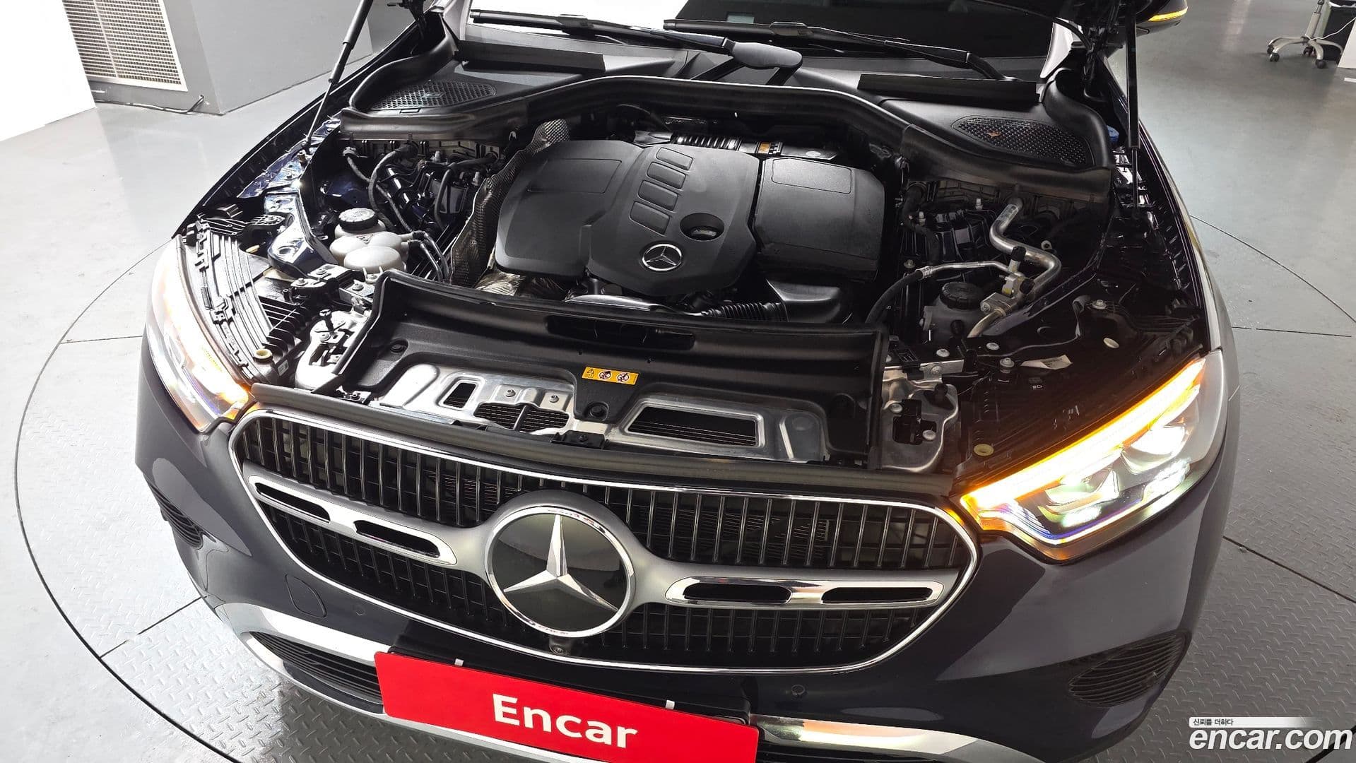 Main__Slider__Photo:GLC-Class Mercedes-Benz 2024.4-5