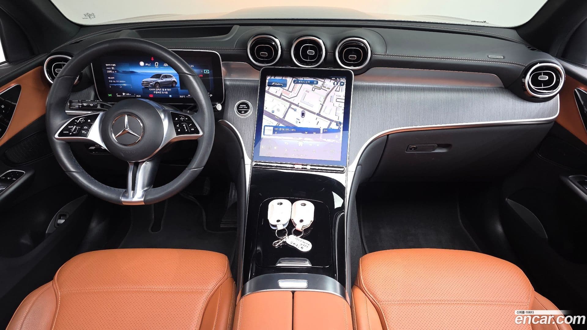 Main__Slider__Photo:GLC-Class Mercedes-Benz 2024.4-6