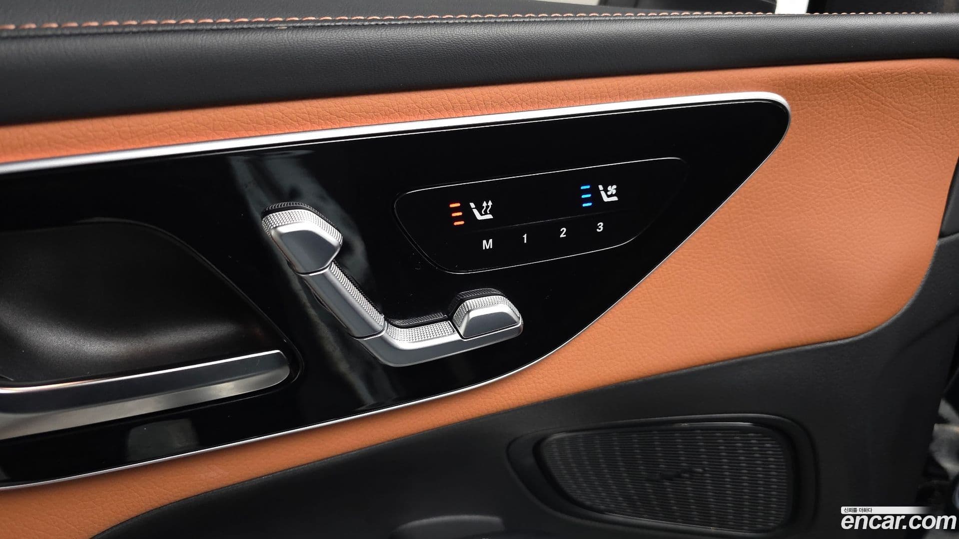 Main__Slider__Photo:GLC-Class Mercedes-Benz 2024.4-18