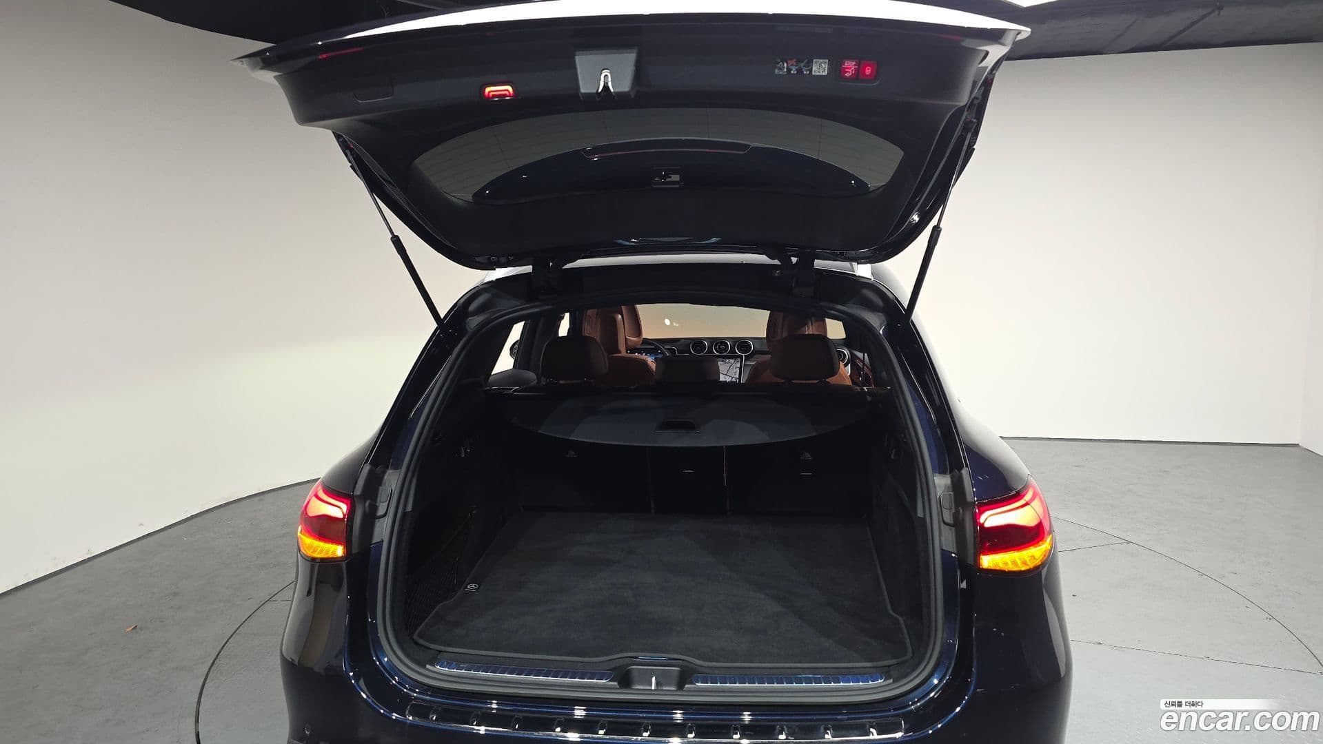 Main__Slider__Photo:GLC-Class Mercedes-Benz 2024.4-19