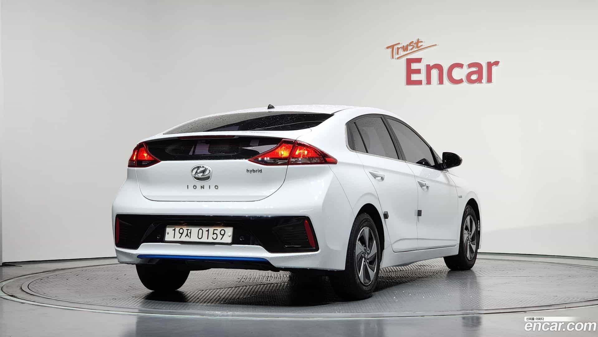 Ioniq Hyundai 2016.9-OUTER-002