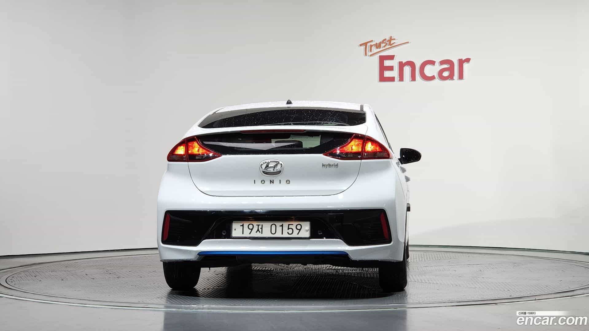 Ioniq Hyundai 2016.9-OUTER-004