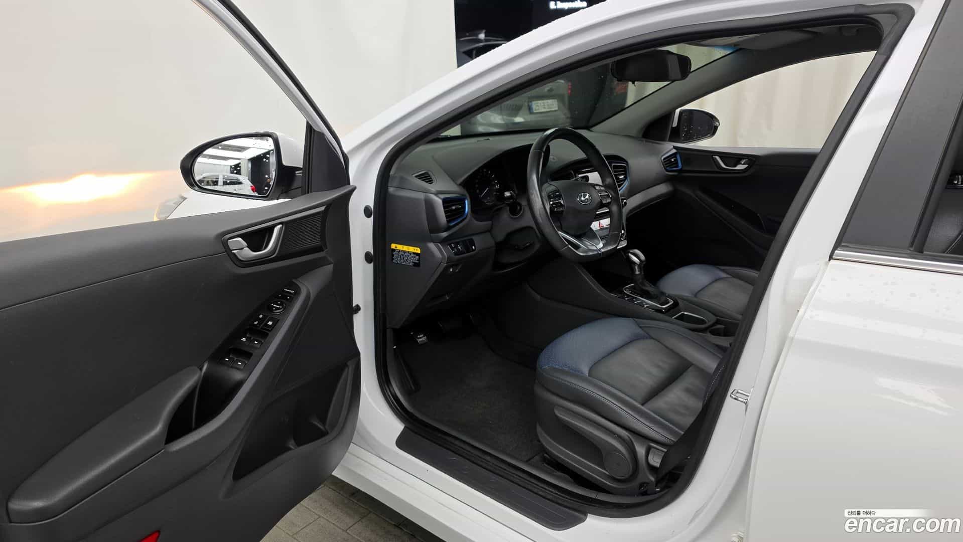 Ioniq Hyundai 2016.9-INNER-010