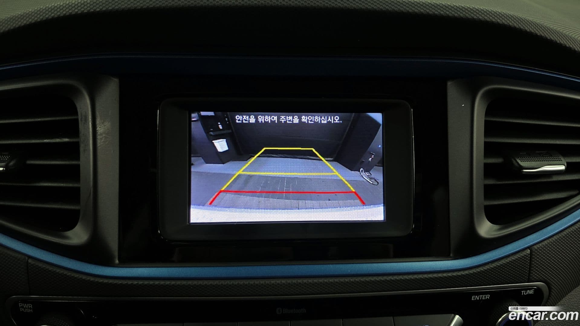 Main__Slider__Photo:Ioniq Hyundai 2016.9-14