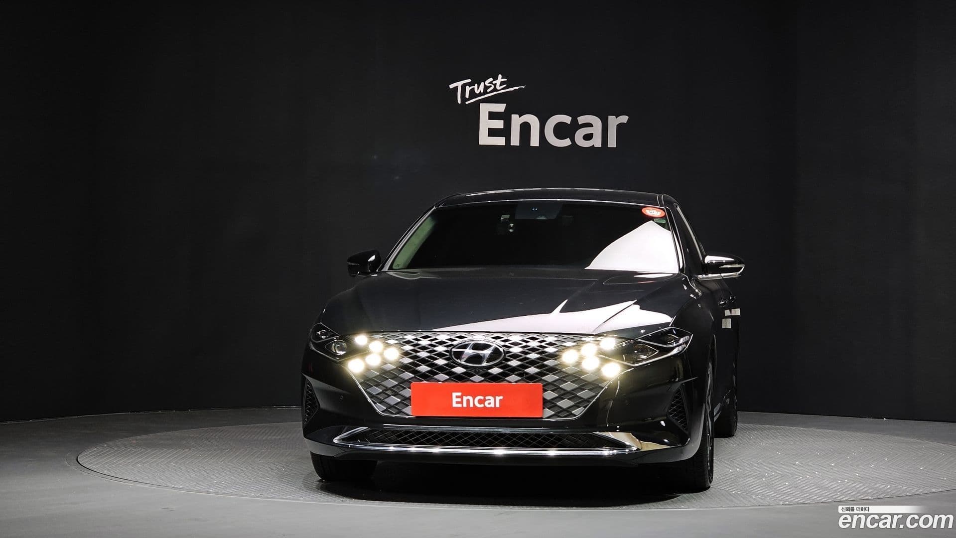 Main__Slider__Photo:Grandeur Hyundai 2020.9-2