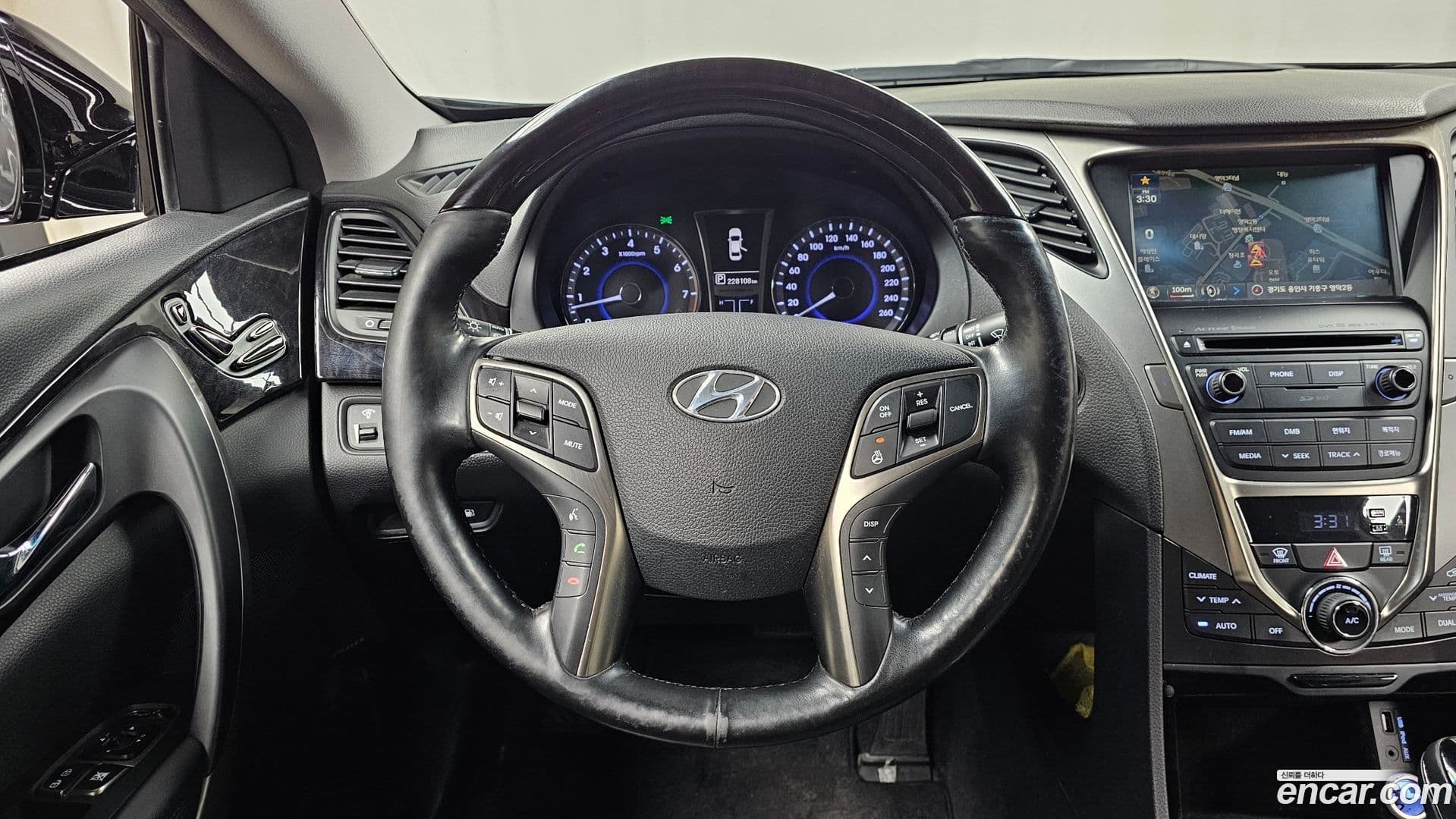 Main__Slider__Photo:Grandeur Hyundai 2013.5-12