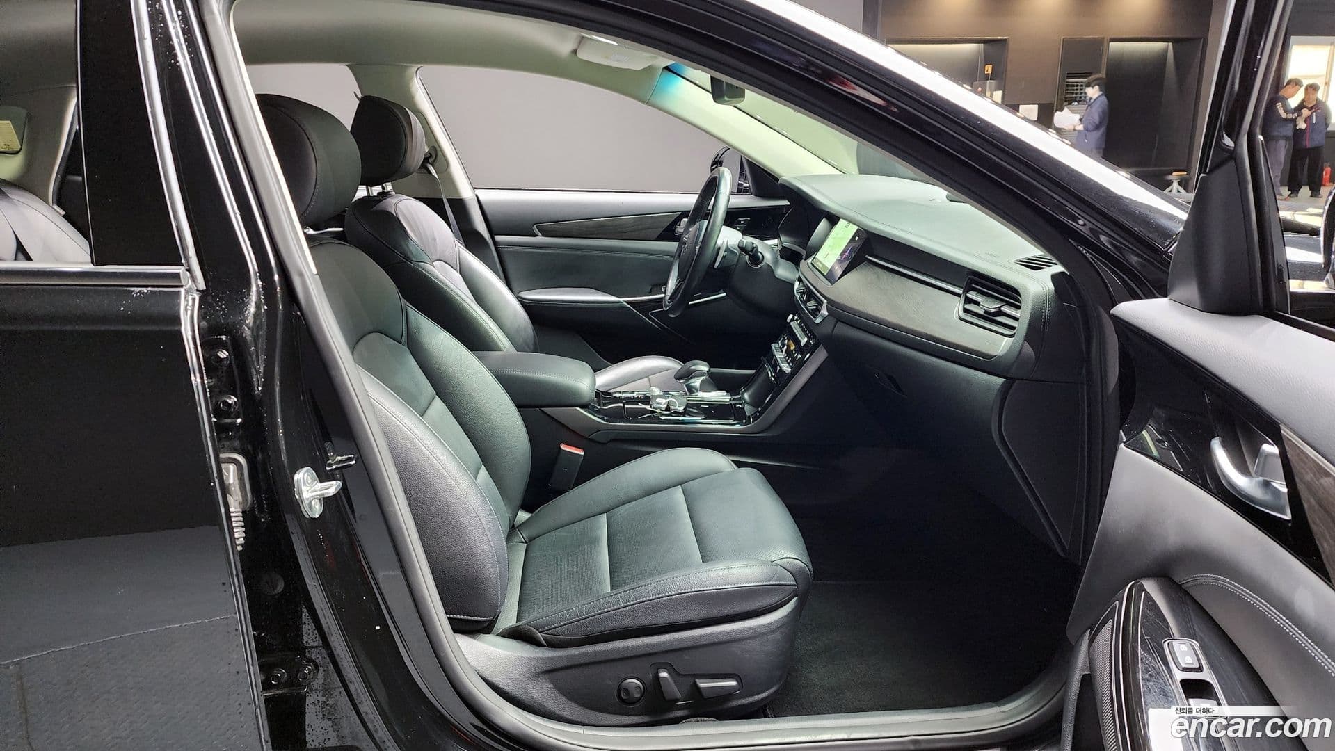 Main__Slider__Photo:K7 Kia 2020.1-9