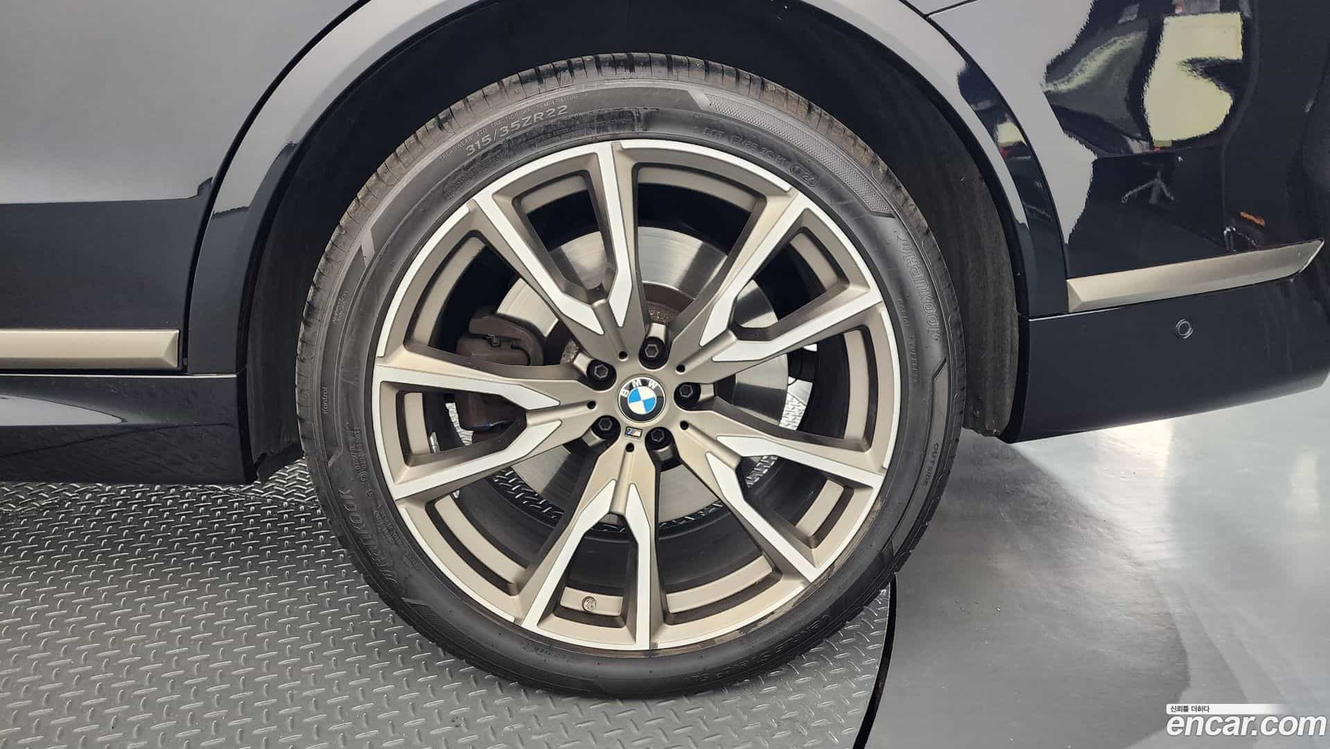 X7 BMW 2021.0-OUTER-005