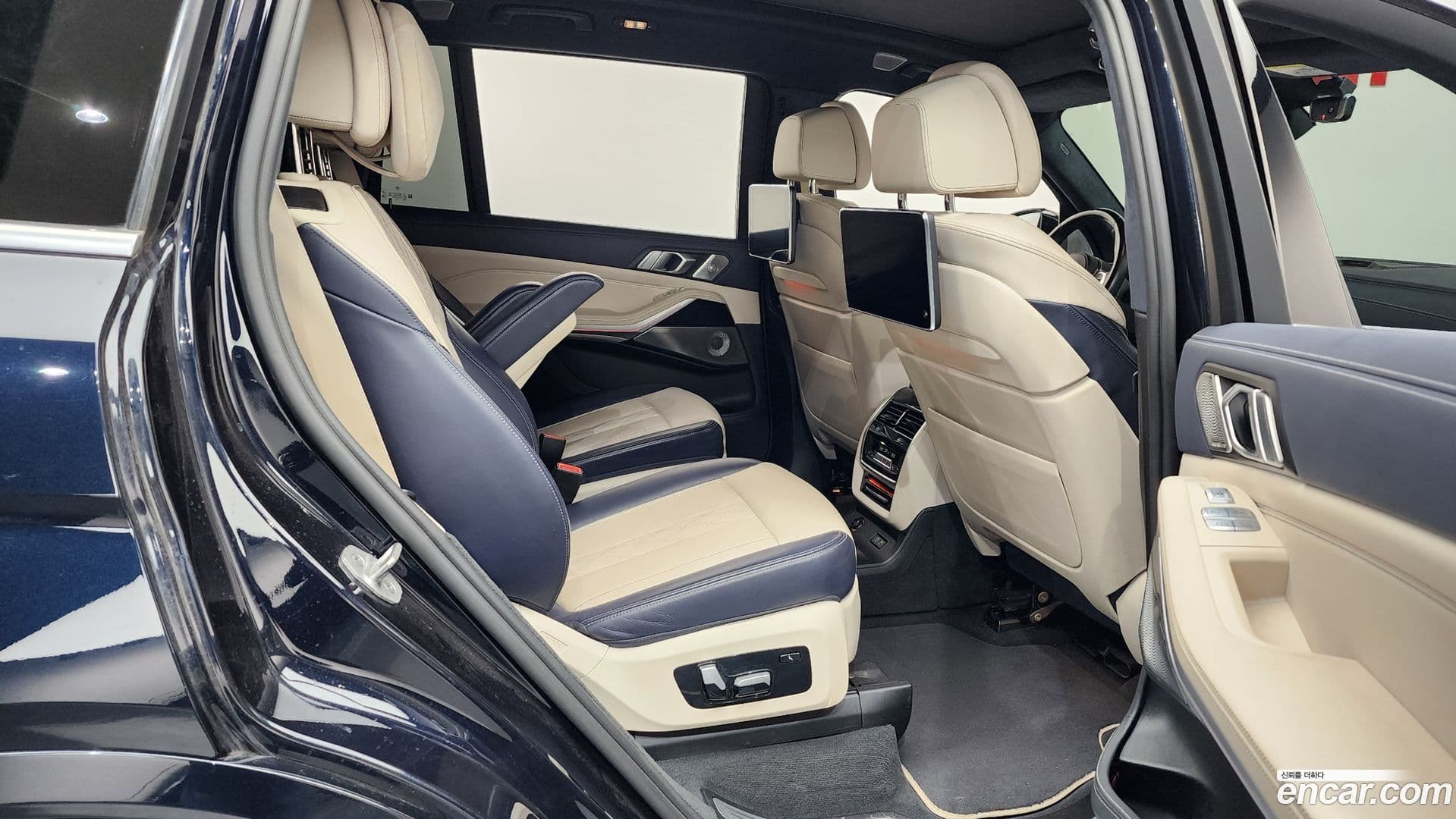 Main__Slider__Photo:X7 BMW 2021.0-11