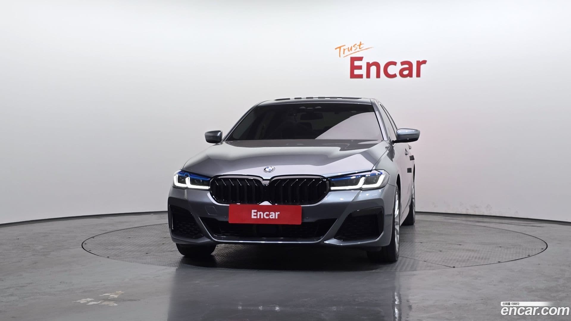 Main__Slider__Photo:5-Series BMW 2017.10-2