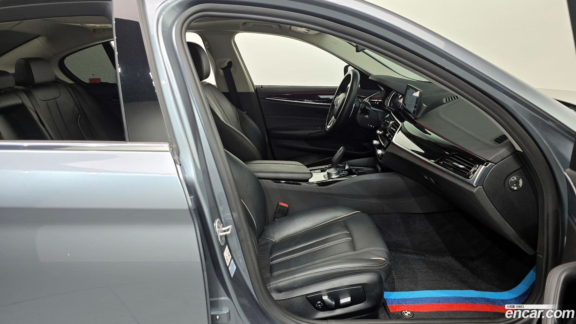 Main__Slider__Photo:5-Series BMW 2017.10-10