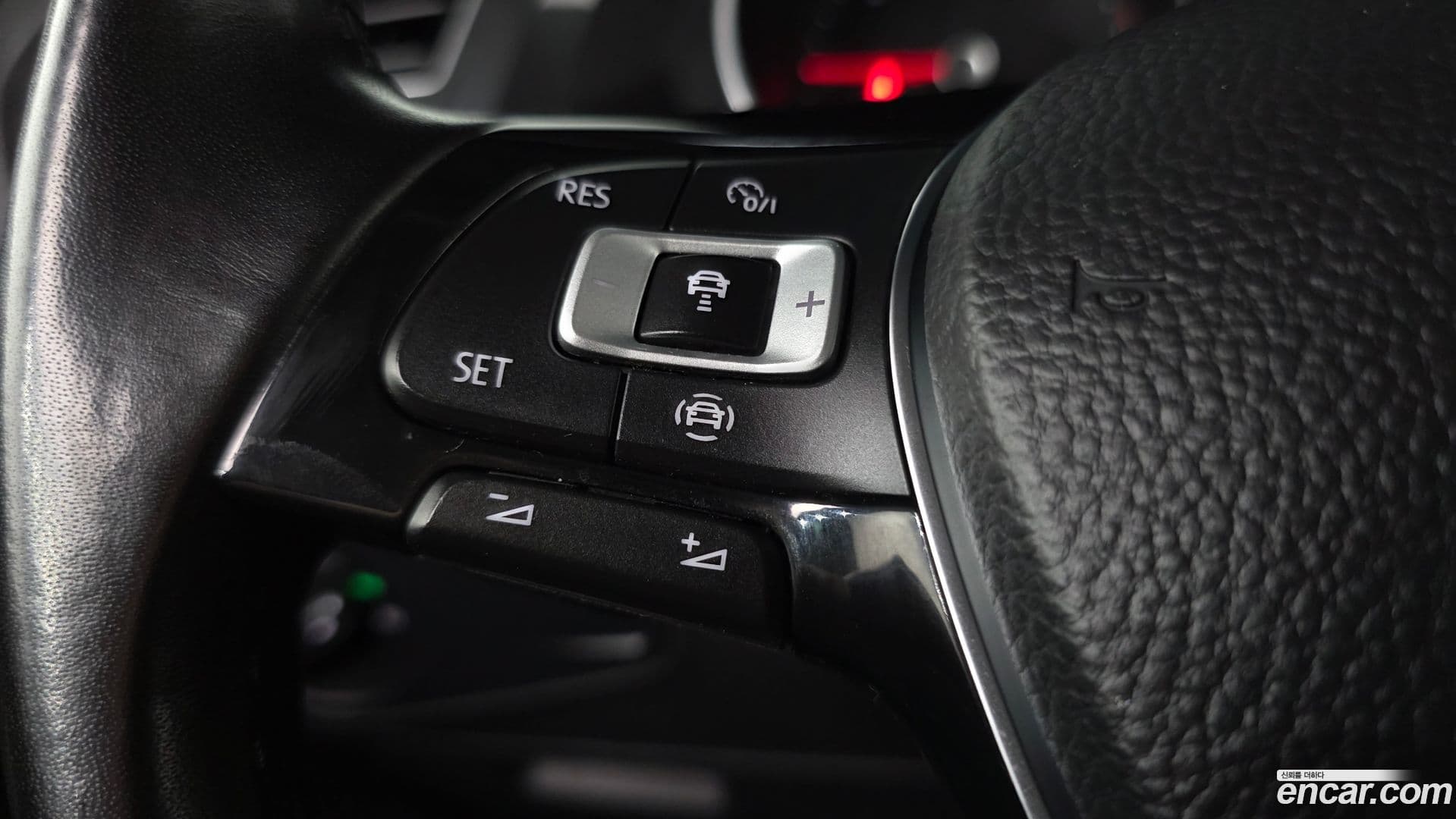 Main__Slider__Photo:Tiguan Volkswagen 2020.4-16