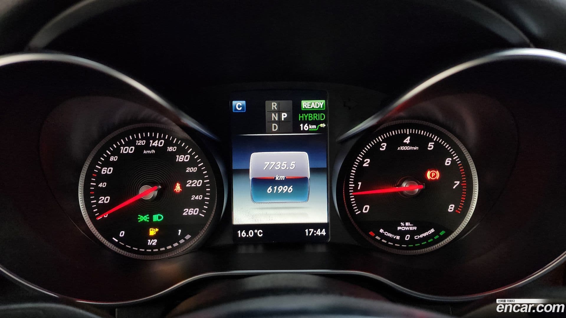 Main__Slider__Photo:C-Class Mercedes-Benz 2018.11-7