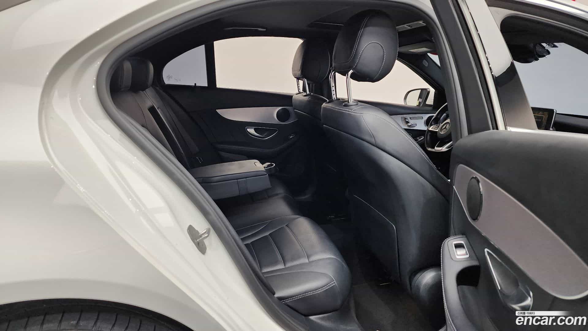 C-Class Mercedes-Benz 2018.11-OPTION-016