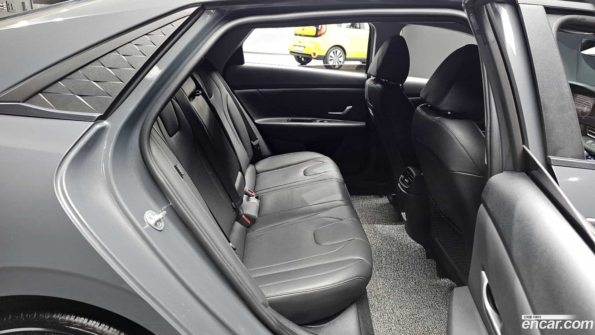 AVANTE Hyundai 2023.9-OPTION-015