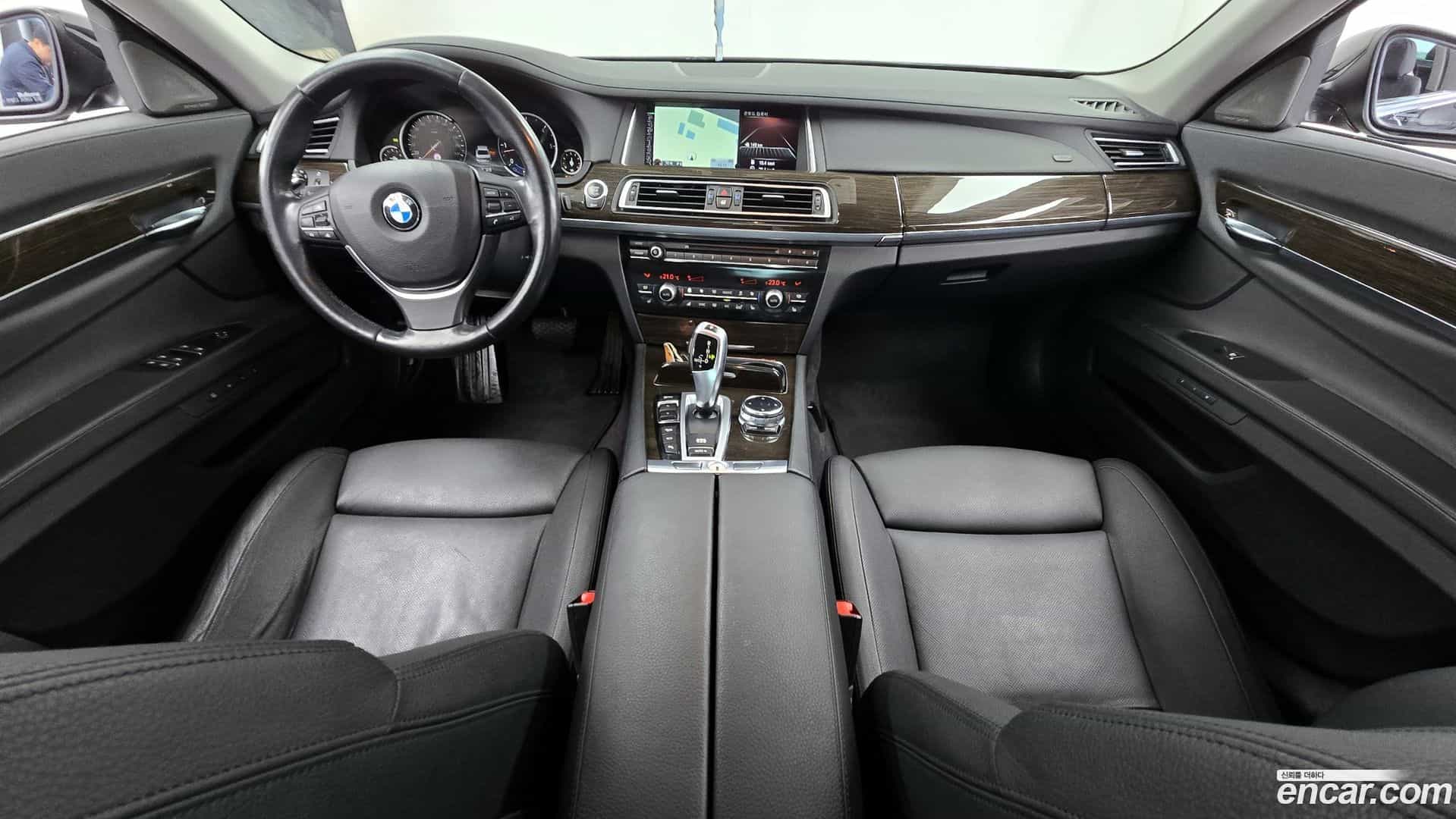 7-Series BMW 2014.7-INNER-007