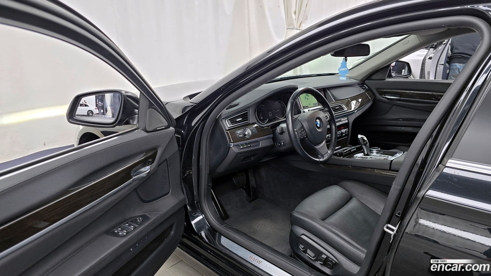 Main__Slider__Photo:7-Series BMW 2014.7-9