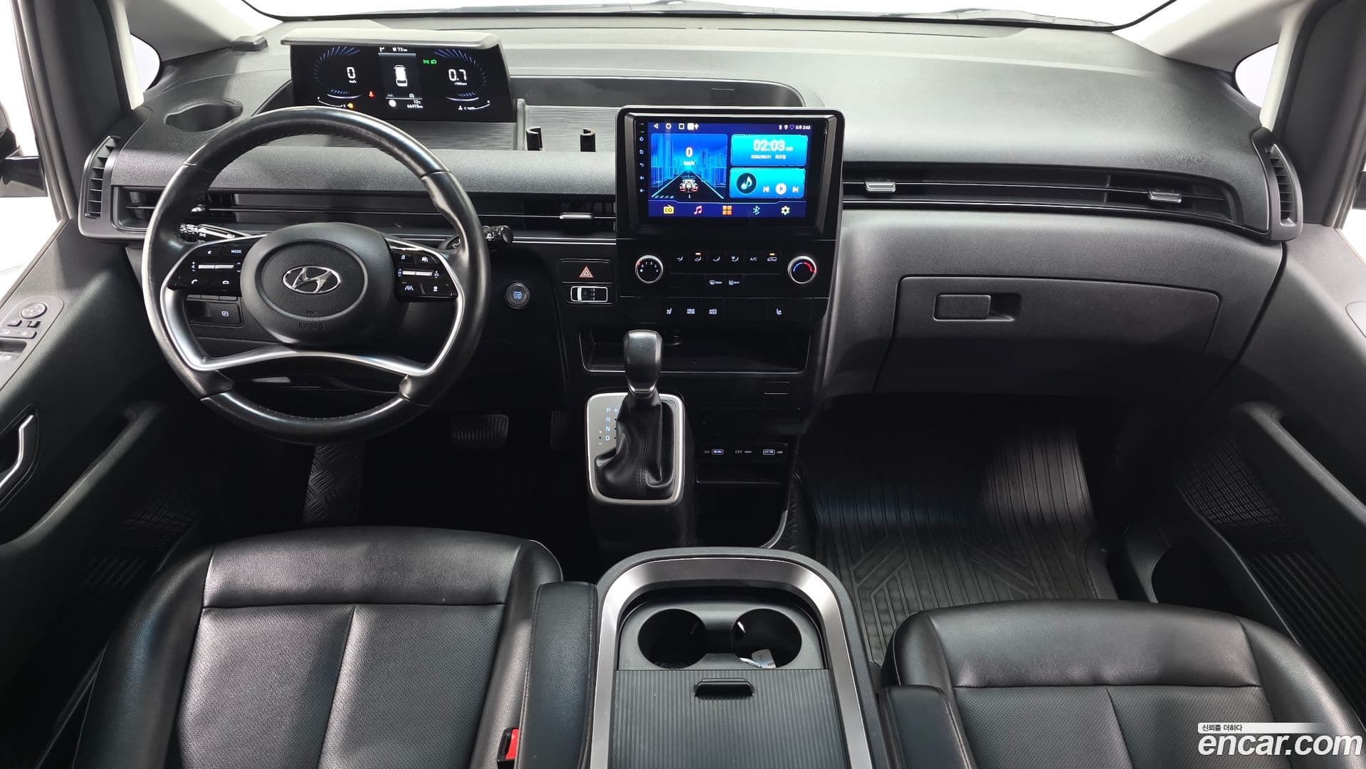 Main__Slider__Photo:Staria Hyundai 2021.11-6