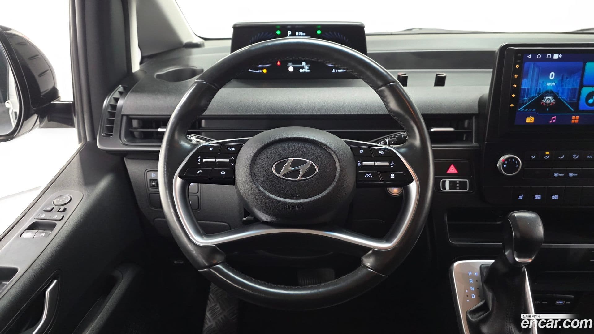 Main__Slider__Photo:Staria Hyundai 2021.11-12