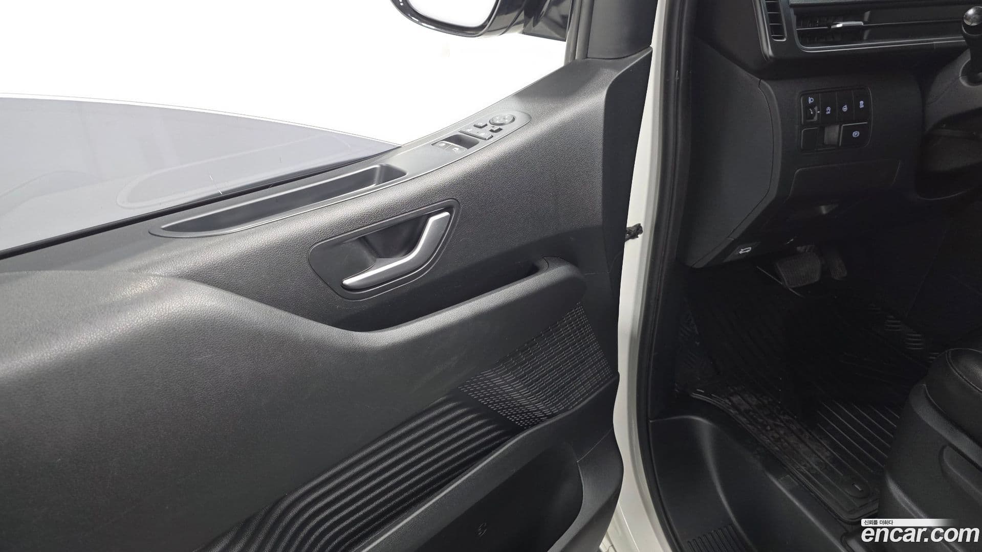 Main__Slider__Photo:Staria Hyundai 2021.11-13