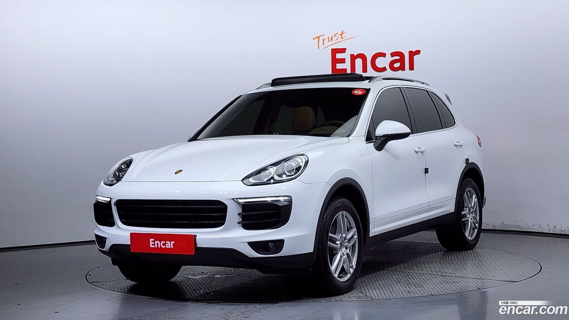 Main__Slider__Photo:Cayenne Porsche 2015.2-0