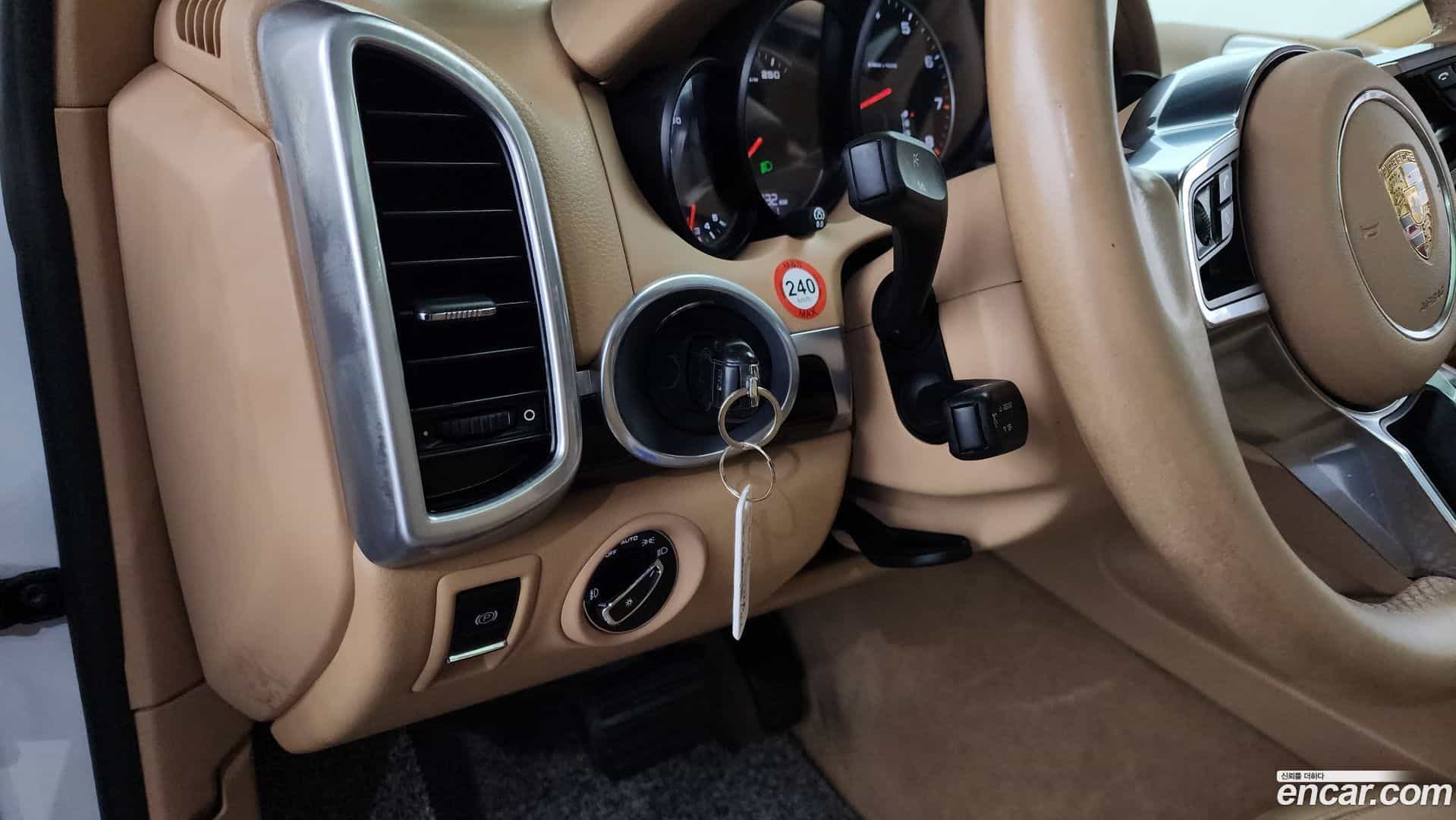 Cayenne Porsche 2015.2-OPTION-020