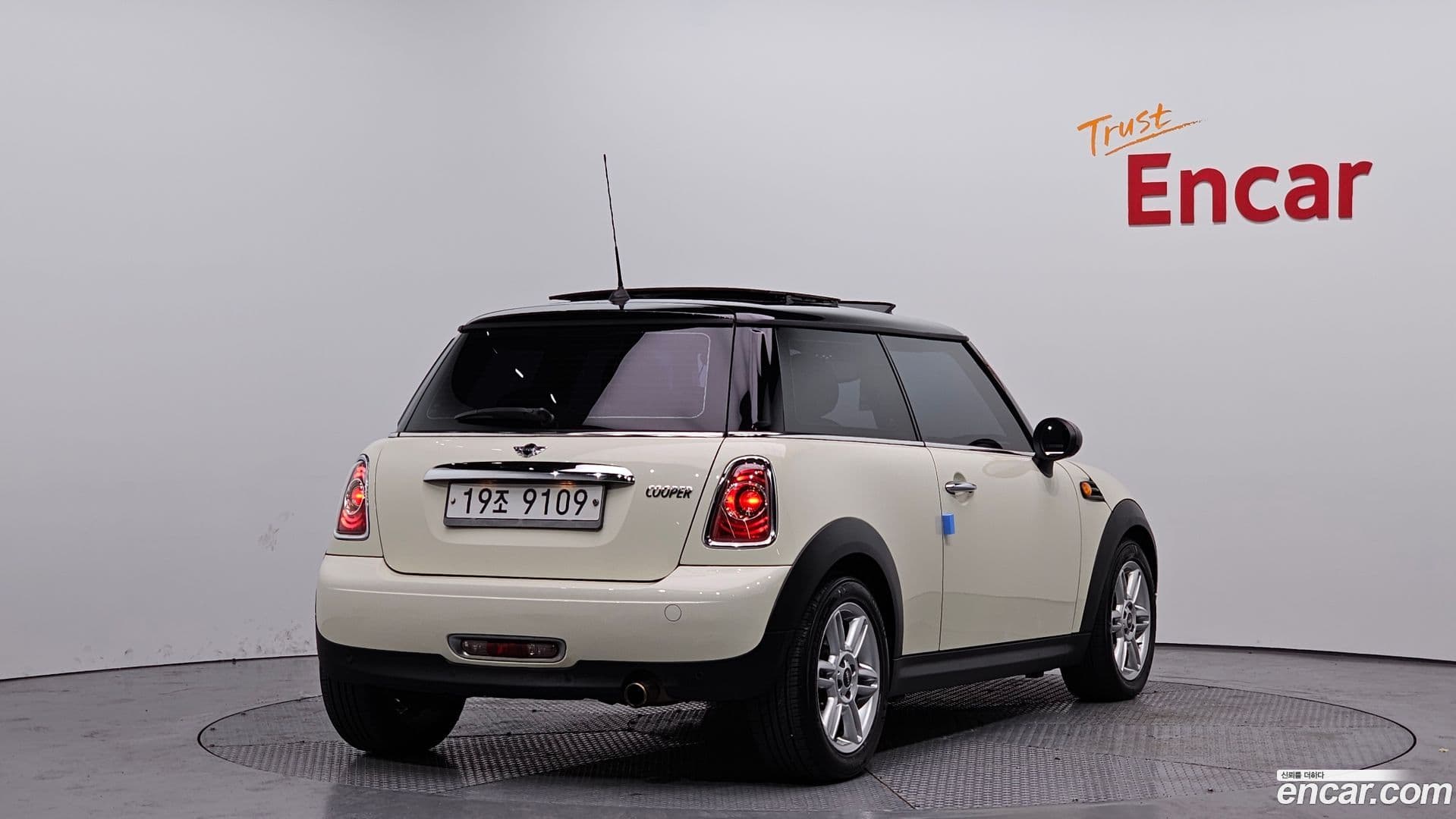Main__Slider__Photo:Cooper Mini 2011.8-1