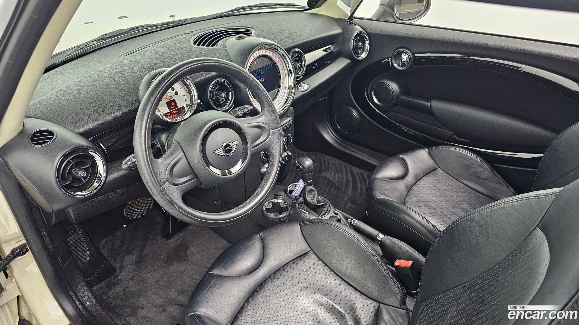 Main__Slider__Photo:Cooper Mini 2011.8-6