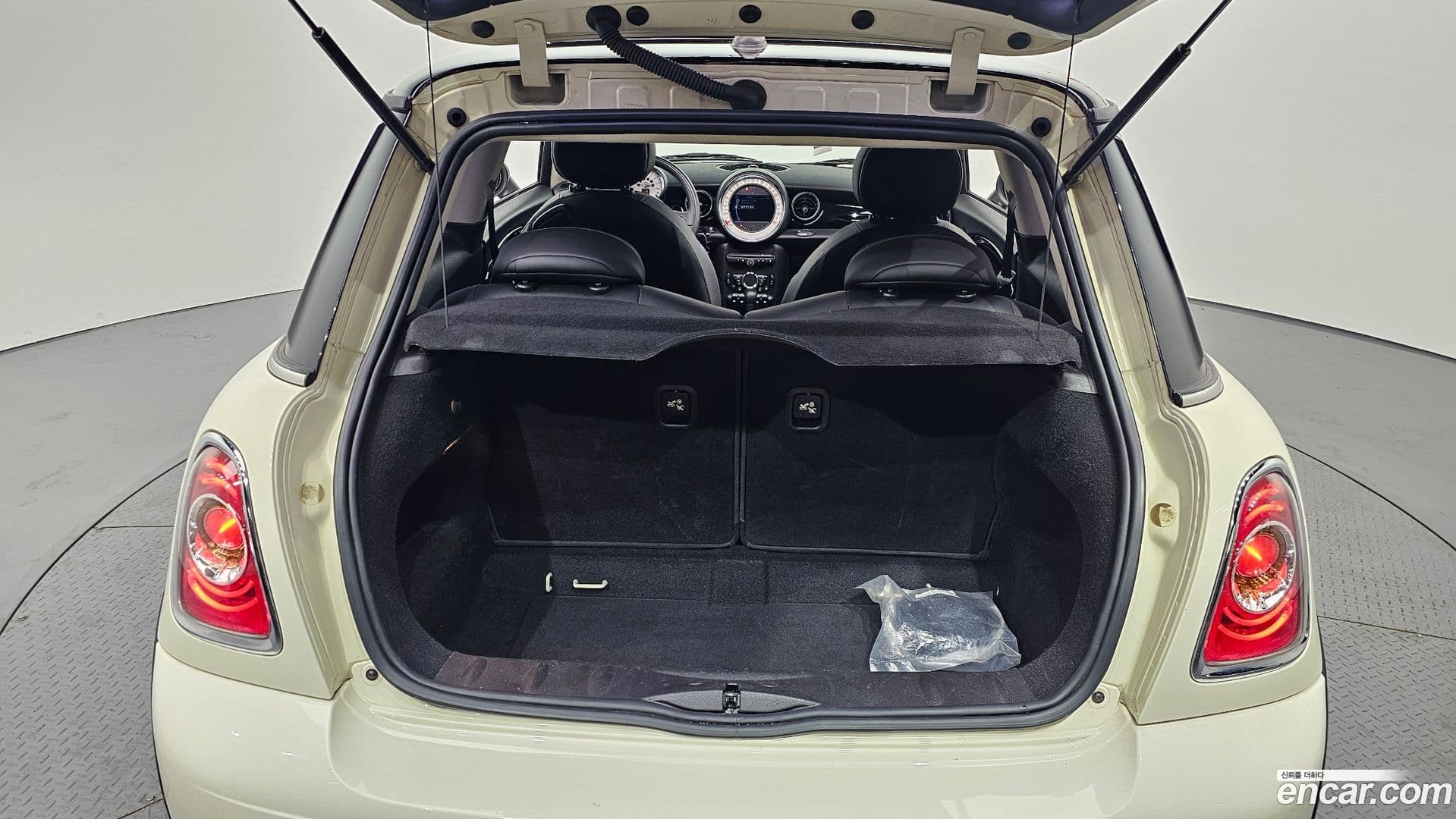 Main__Slider__Photo:Cooper Mini 2011.8-19