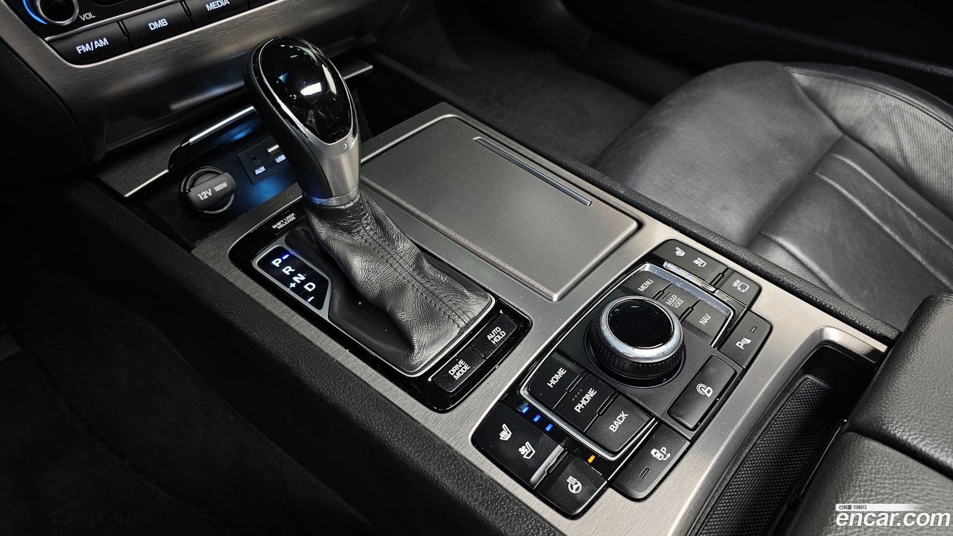 Main__Slider__Photo:Genesis Hyundai 2014.1-8