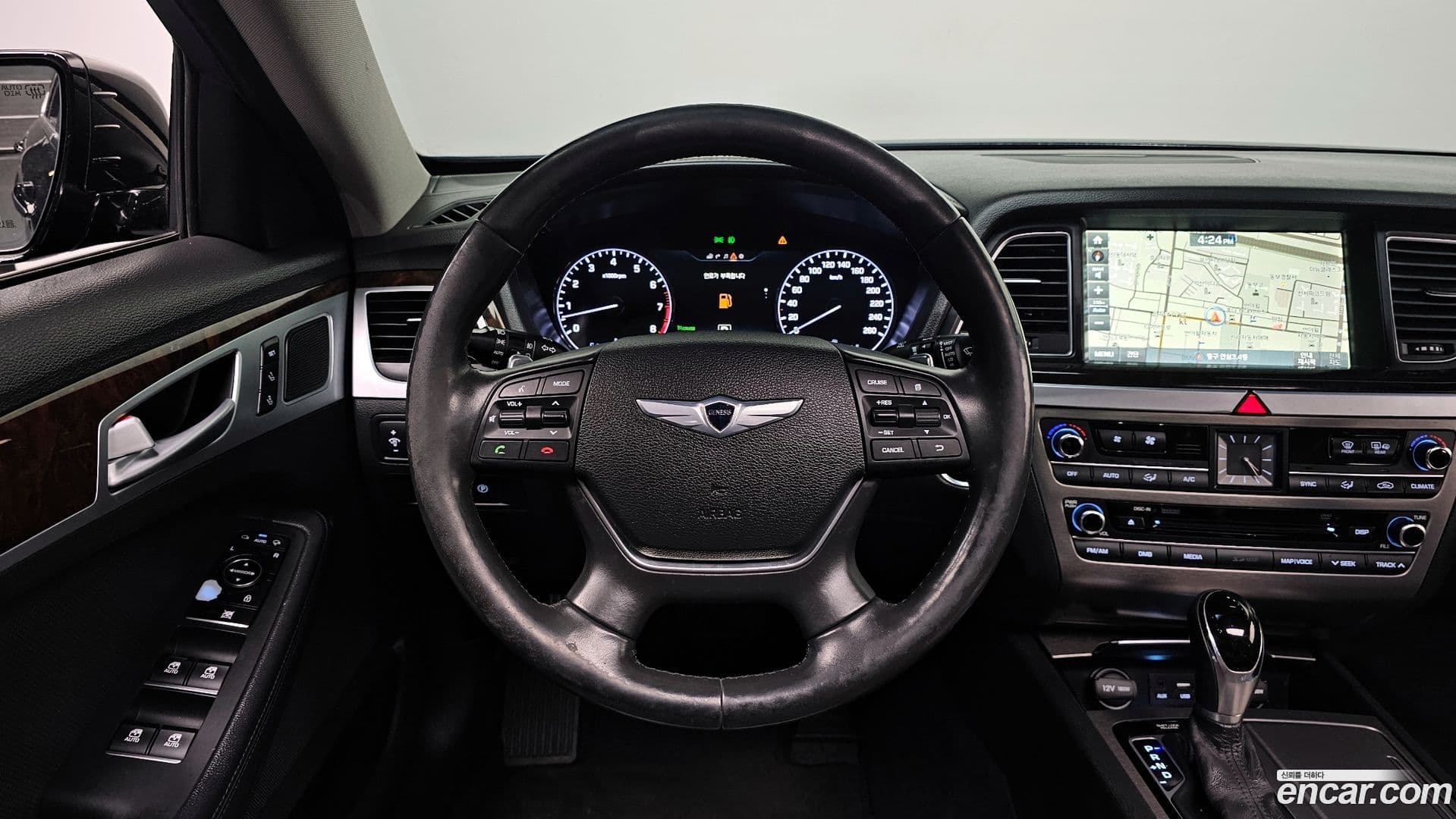 Main__Slider__Photo:Genesis Hyundai 2014.1-12