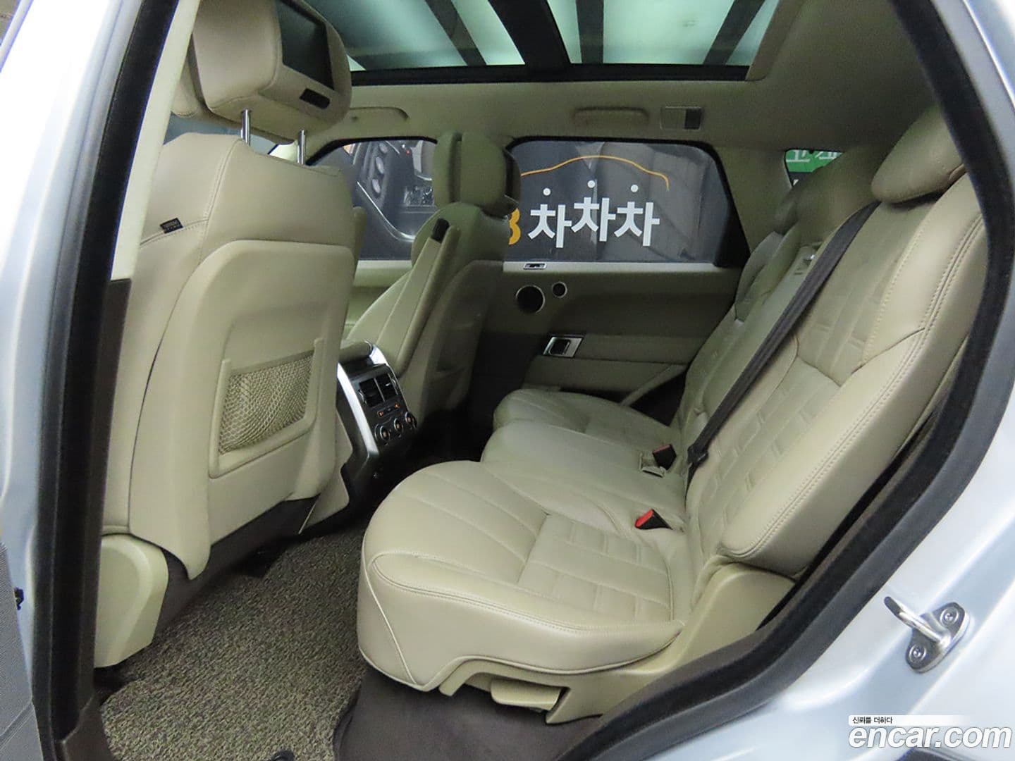 Main__Slider__Photo:Range Rover Sport Land Rover 2016.11-5