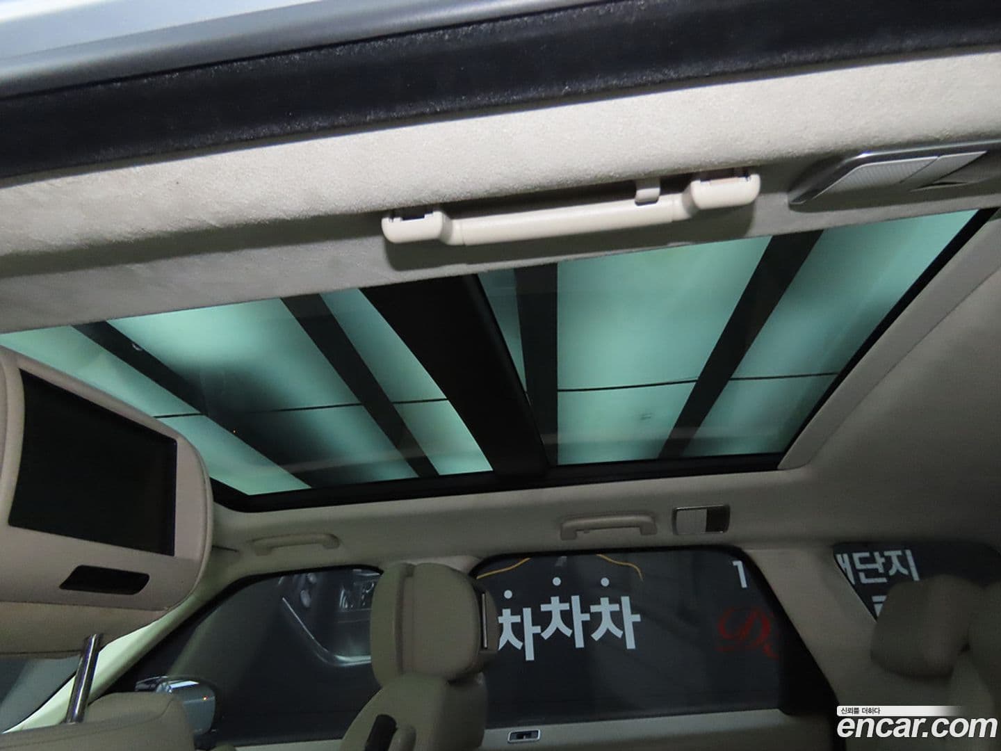 Main__Slider__Photo:Range Rover Sport Land Rover 2016.11-12