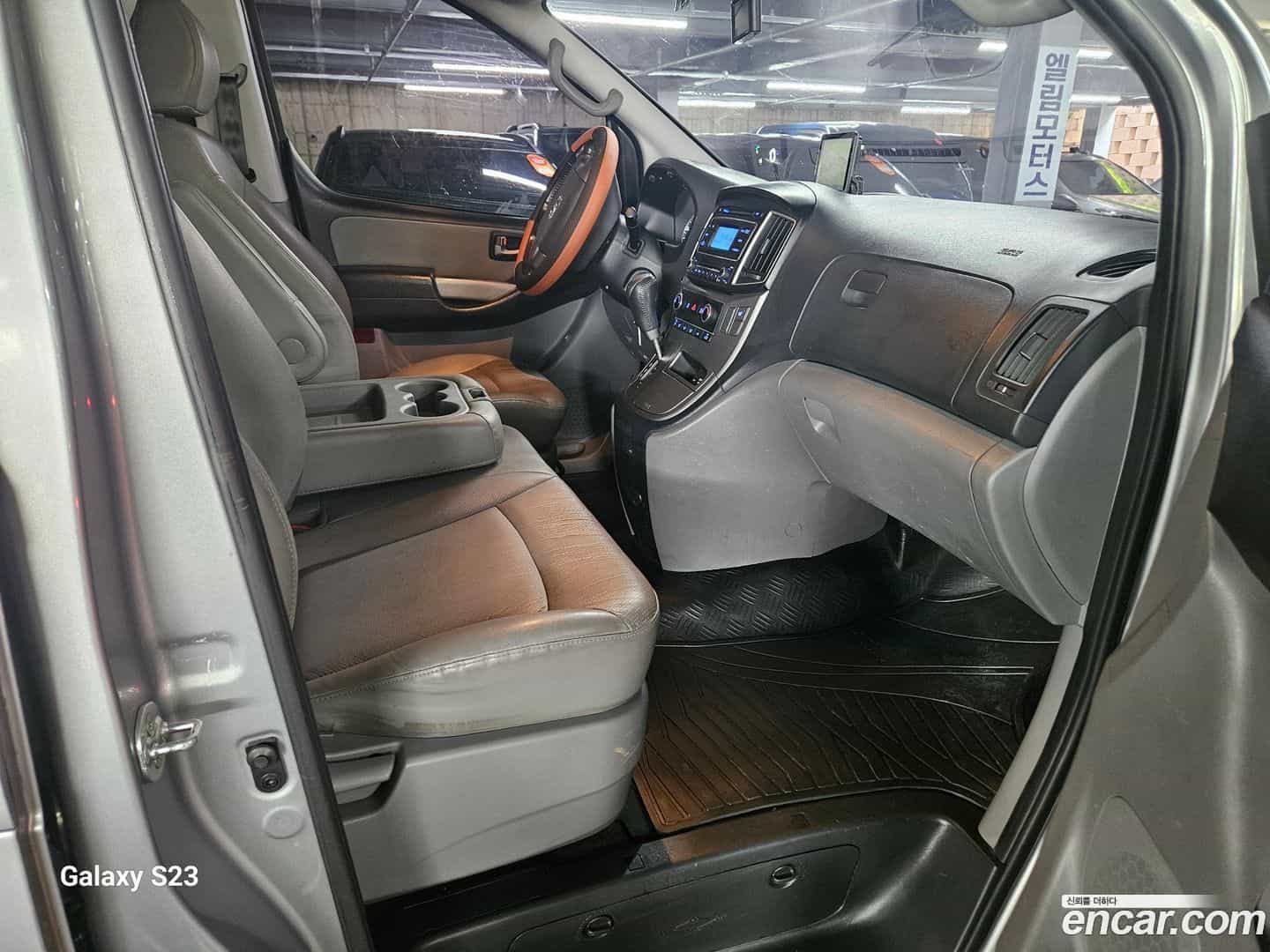Starex Hyundai 2018.6-OPTION-019