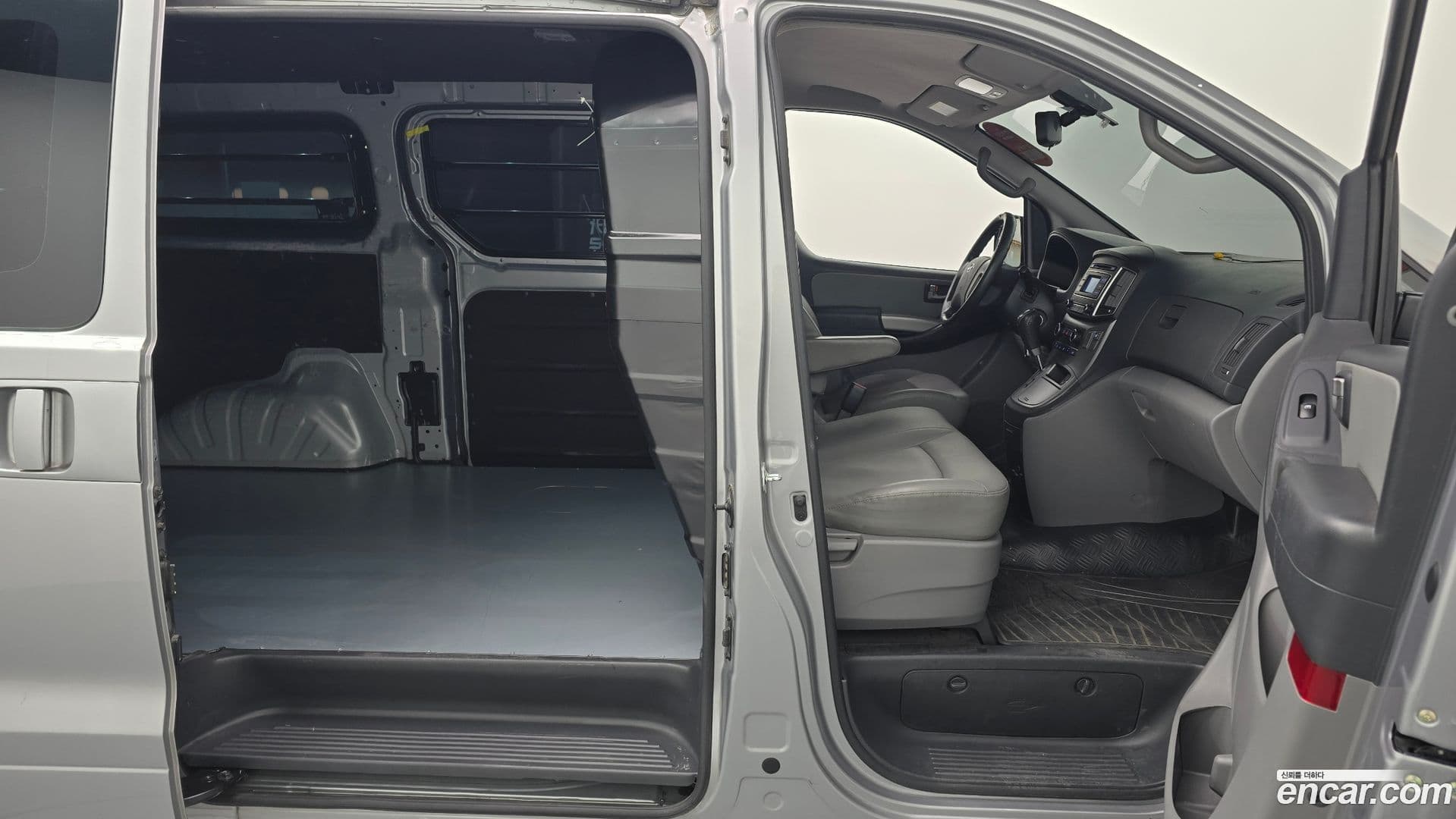 Main__Slider__Photo:Starex Hyundai 2019.4-9