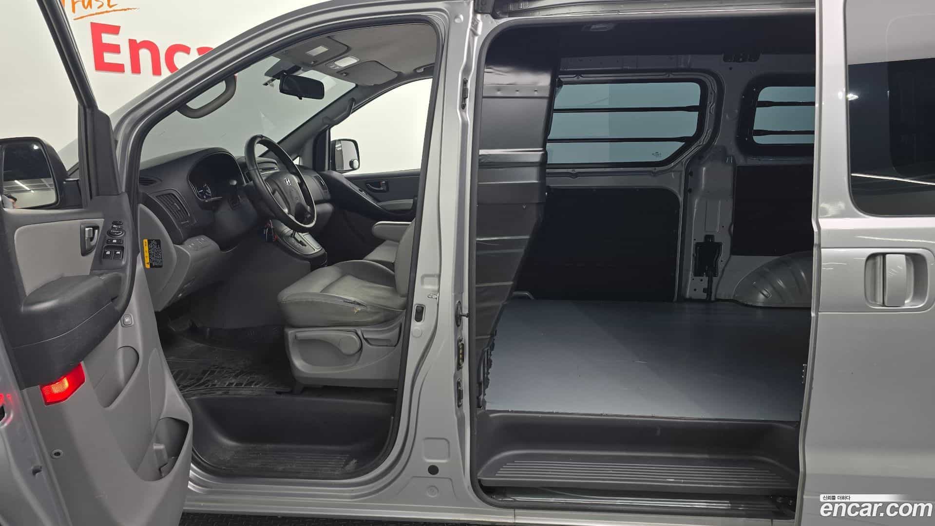 Starex Hyundai 2019.4-OPTION-015