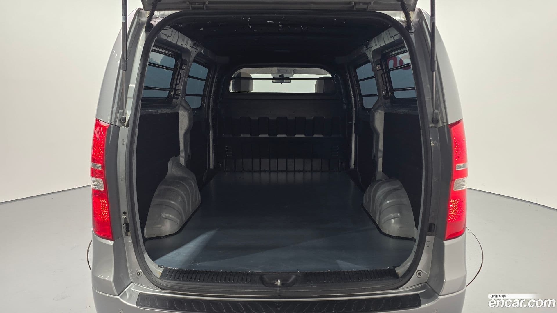 Main__Slider__Photo:Starex Hyundai 2019.4-19