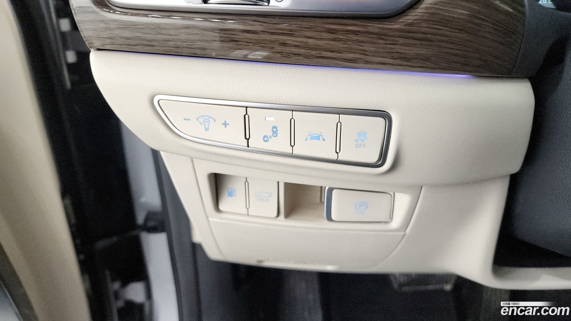 Main__Slider__Photo:G90 Genesis 2020.2-16